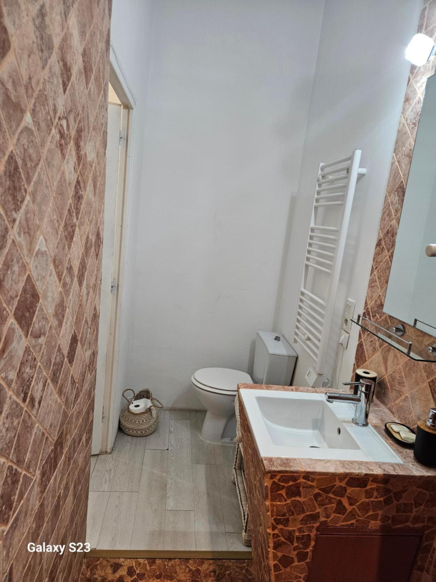 Apartment Calme Avec Acces Jardin Et Piscine